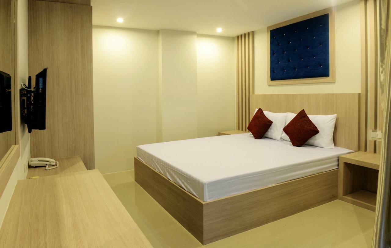 Db Plus 3 Bangkok Luaran gambar