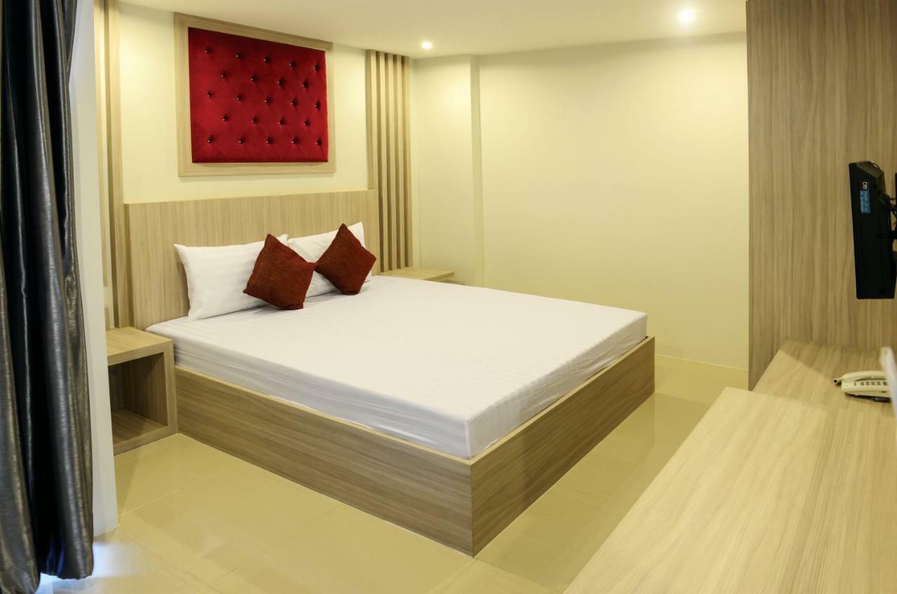 Db Plus 3 Bangkok Luaran gambar